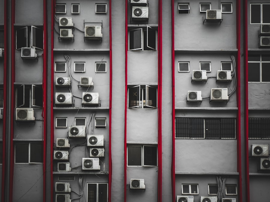 Multiple outdoor air conditioning units for a multi-split system