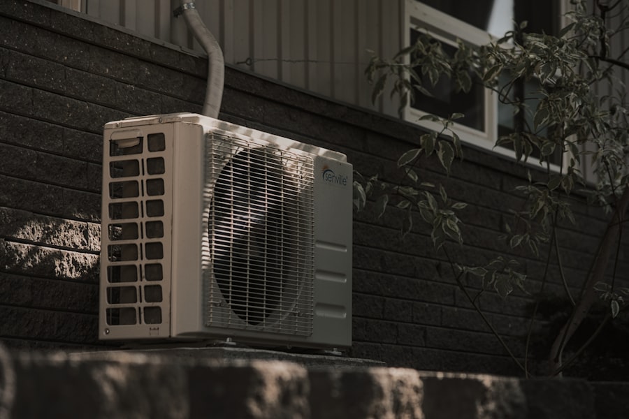Window-mounted air conditioning unit